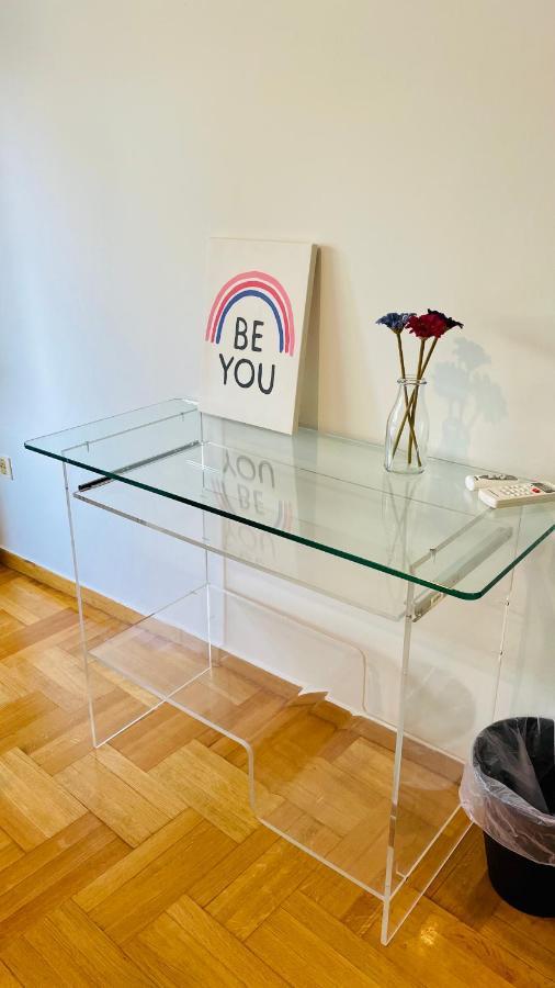 70M2 Apartment 4 Mins From Athens Central Station! Kültér fotó