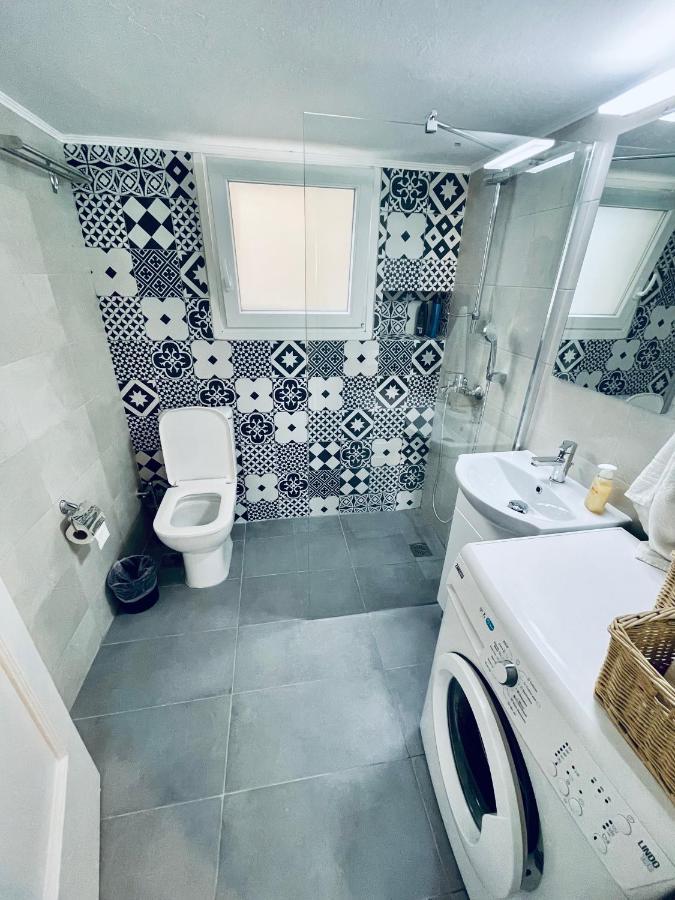 70M2 Apartment 4 Mins From Athens Central Station! Kültér fotó