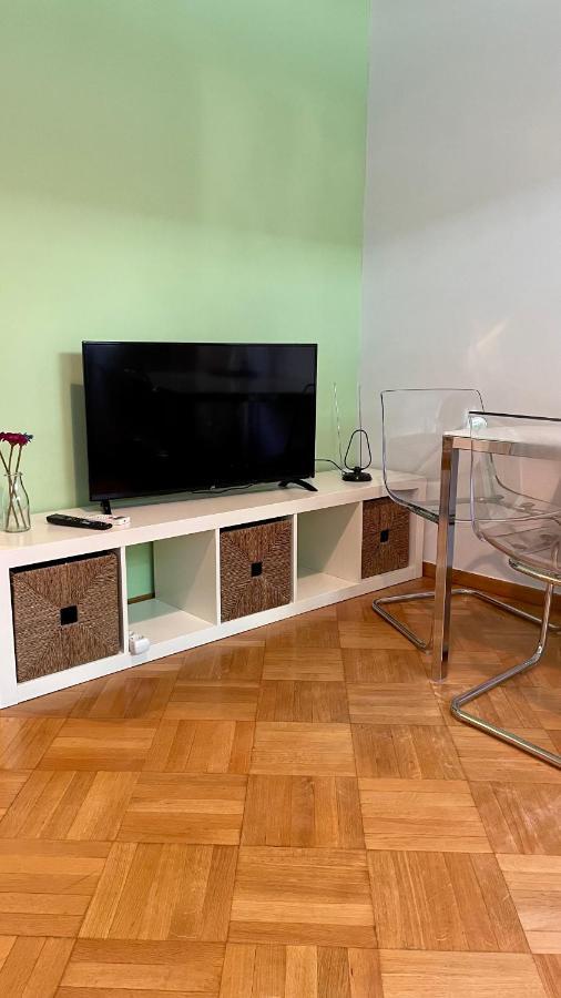 70M2 Apartment 4 Mins From Athens Central Station! Kültér fotó
